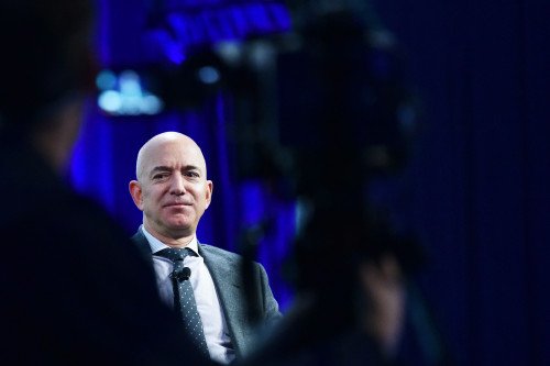 Собрание акционеров Amazon может стать безумным. Вот что вам нужно знать