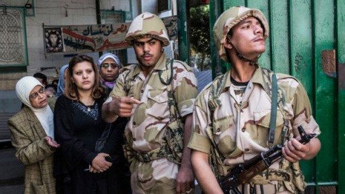 Египетская армия пообещала прекратить использование тестов девственности на женщин. Но это не было